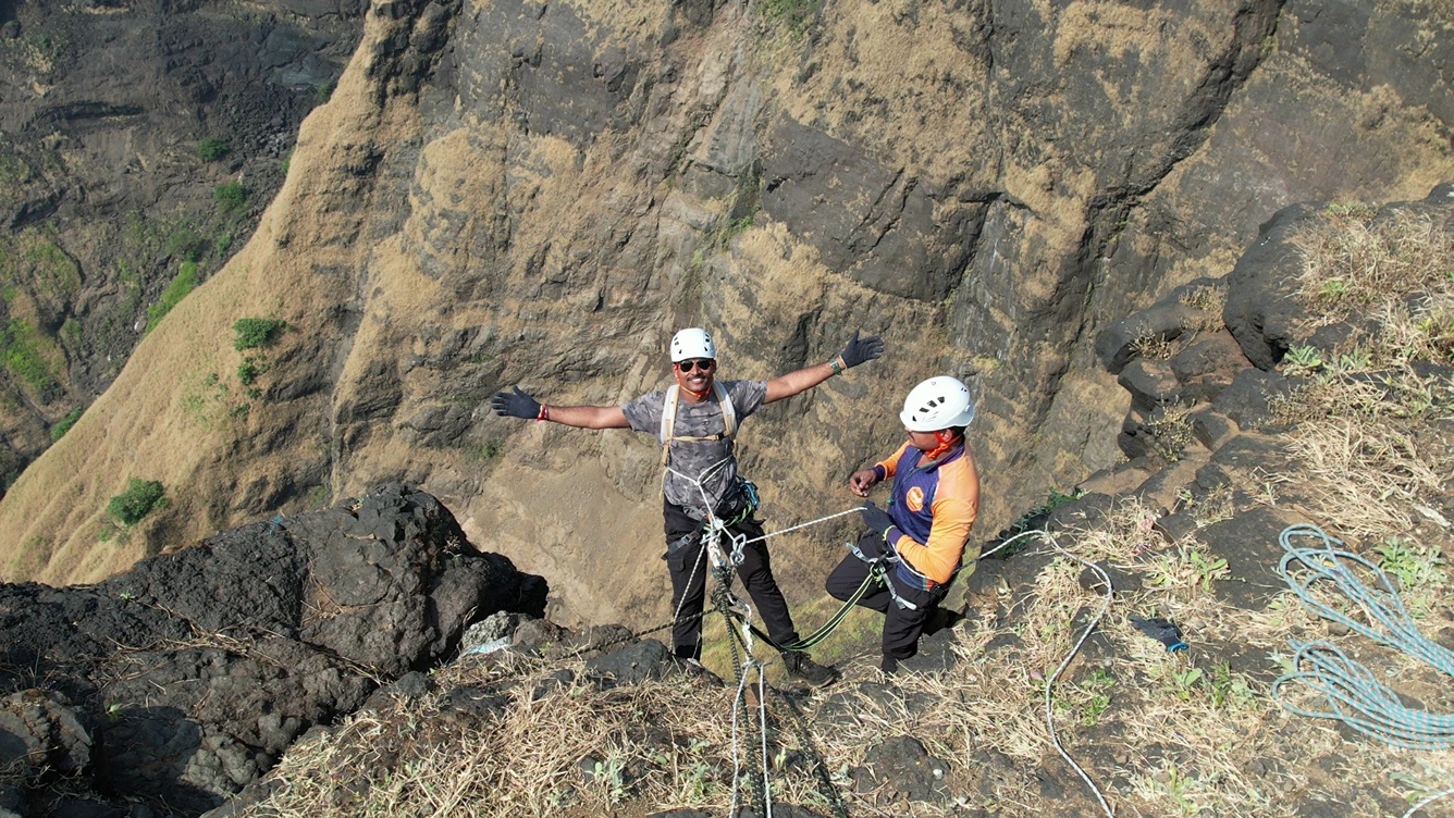 1200ft Kalu Waterfall Rappelling Expedition