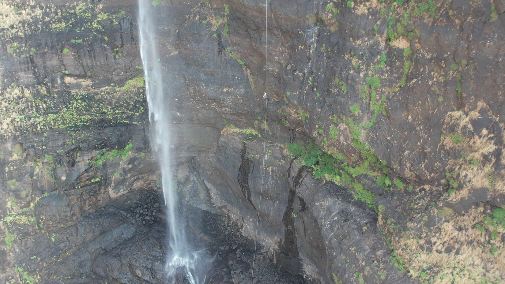 1200ft Kalu Waterfall Rappelling Expedition