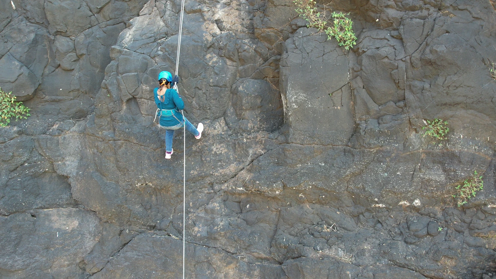 1200ft Kalu Waterfall Rappelling Expedition